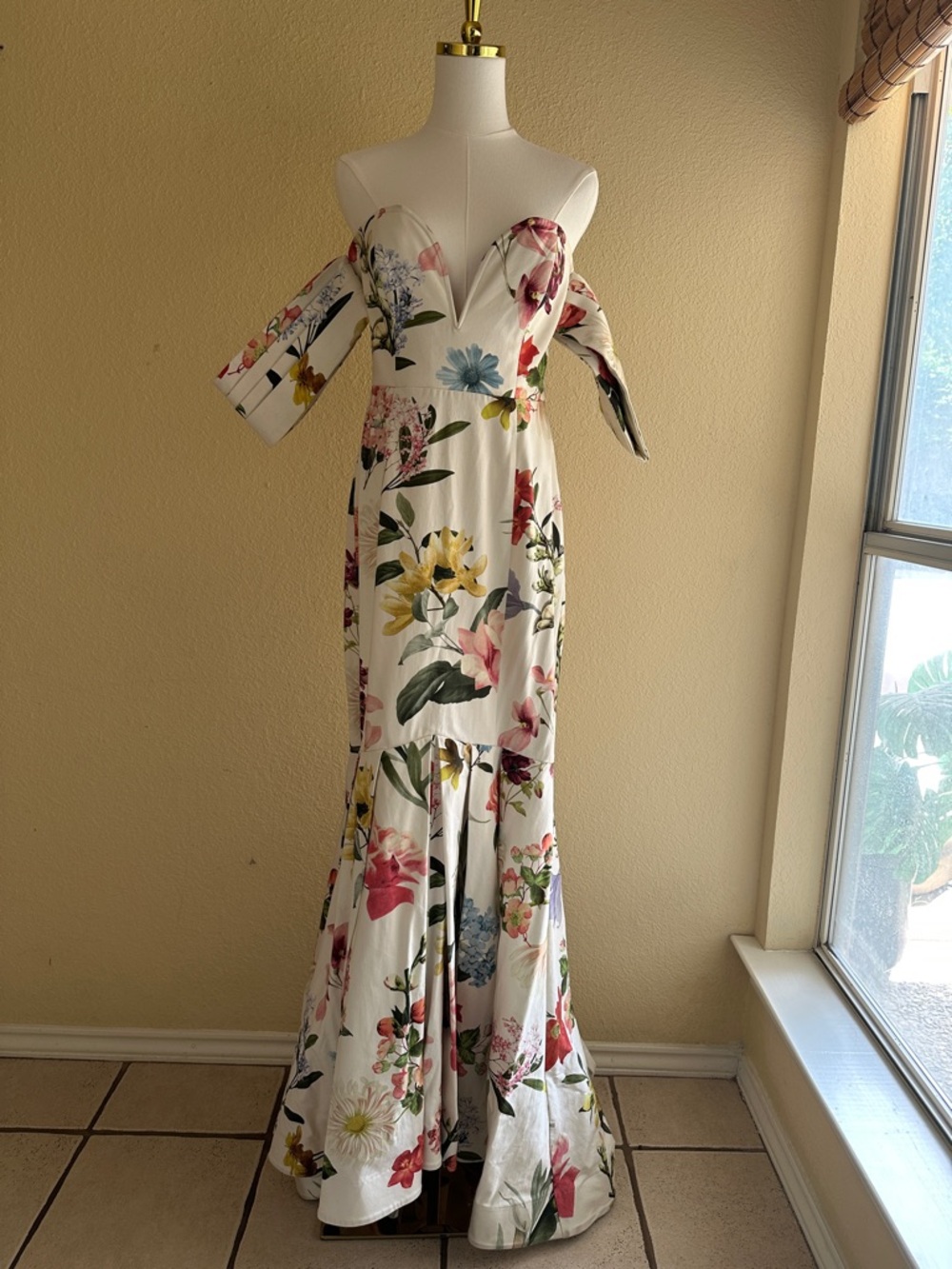 Mestiza New York Gloria Floral Off the Shoulder Mermaid Gown - Picture 4 of 16